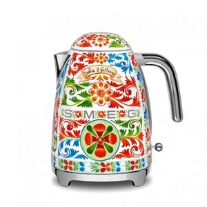 Smeg x Dolce and Gabbana electric kettle
Ultra rare limited edition 1.7L new